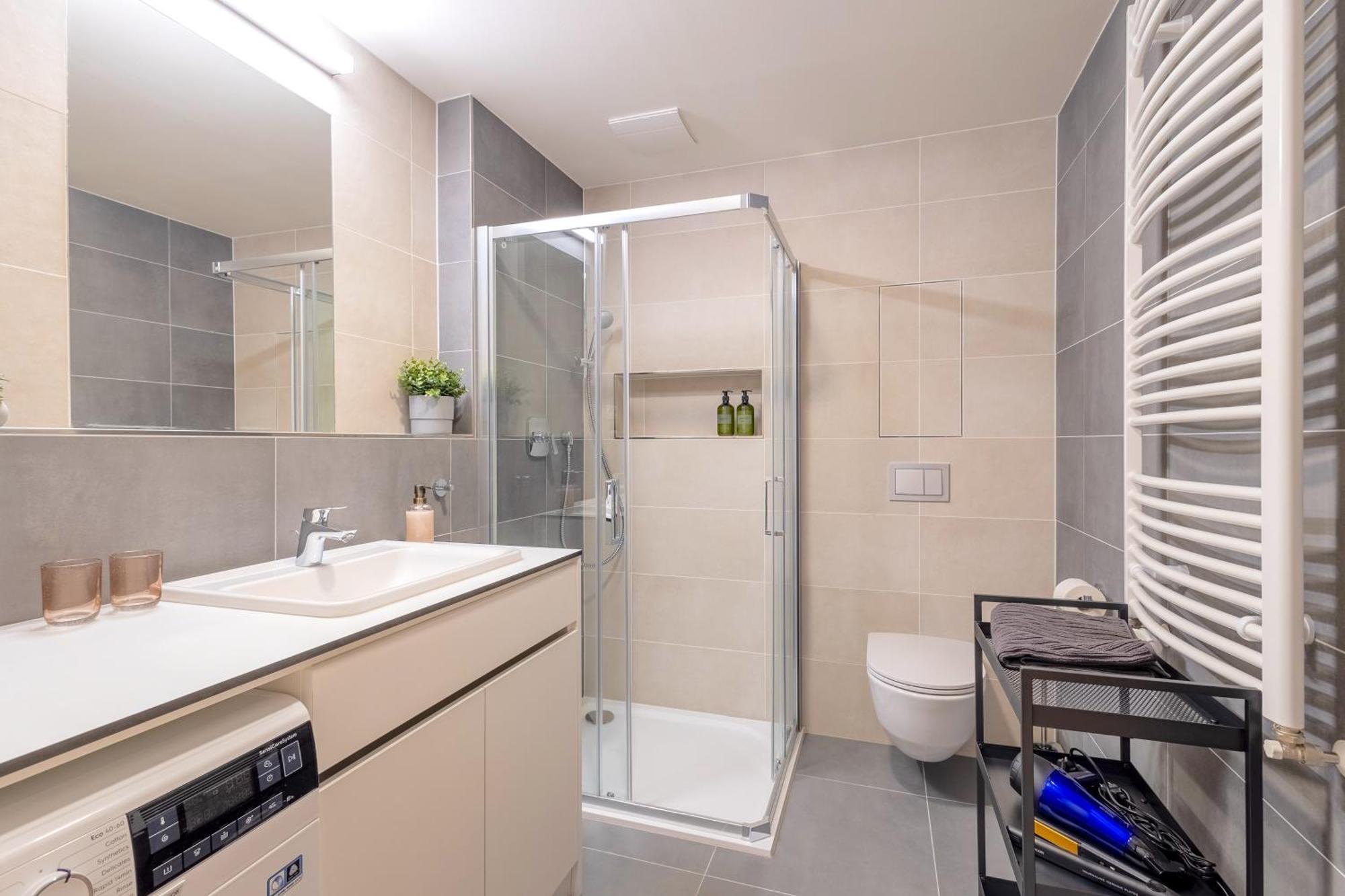 Bright 2Br - 7Th Floor, Balcony, Free Parking By Gravity Prague Apartment ภายนอก รูปภาพ